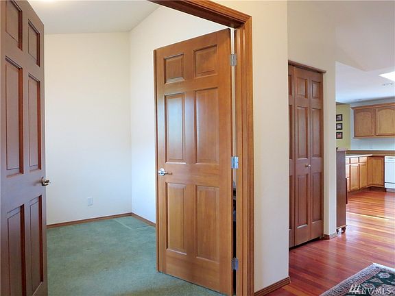 5th image of 6343 Onyx Ct SE