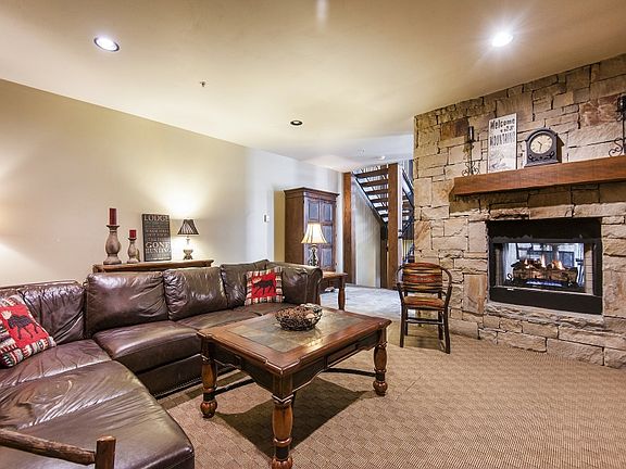 3rd image of 570 Deer Valley Dr #2