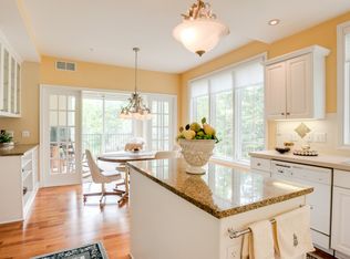 11460 Fairfield Rd #105, Minnetonka, MN 55305