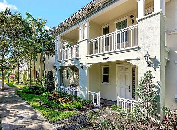 4th image of 2963 Saint Thomas Dr
