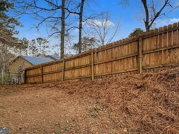 5th image of 4710 Chevy St