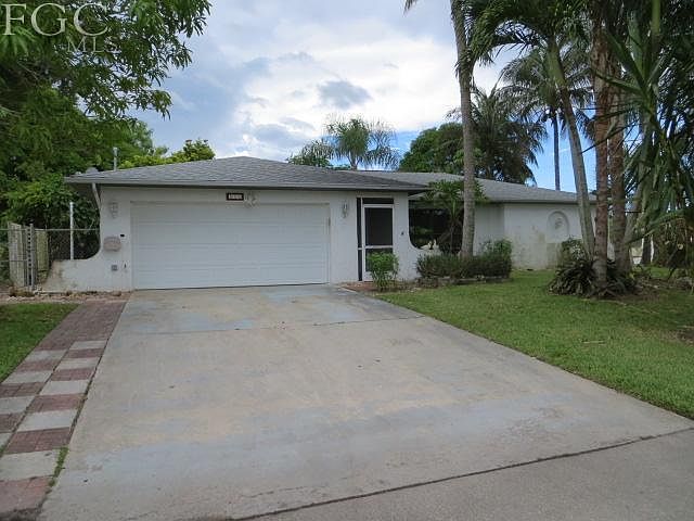 1st image of 418 NE 23rd Pl