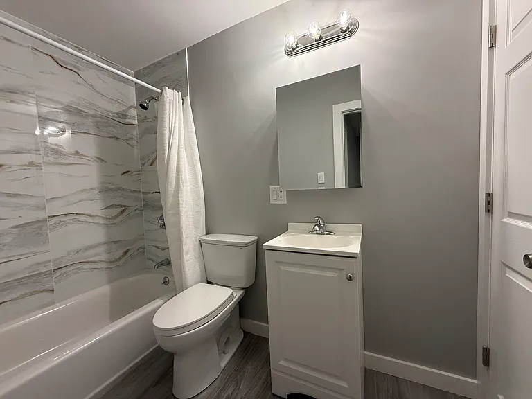 565 Hyde Park Ave #2 — Photo 12