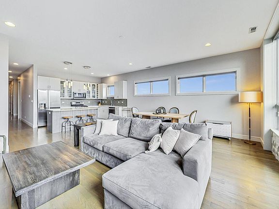5th image of 2630 W Chicago Ave #4E