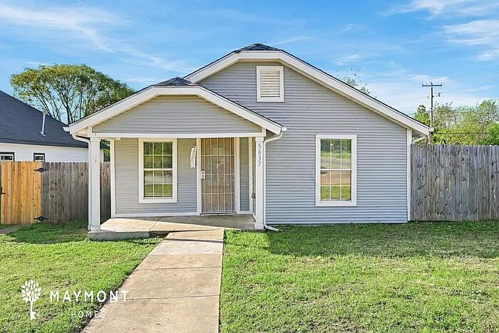 3 bed, 2.0 bath, 1206 sqft, $1,740 — Photo 1