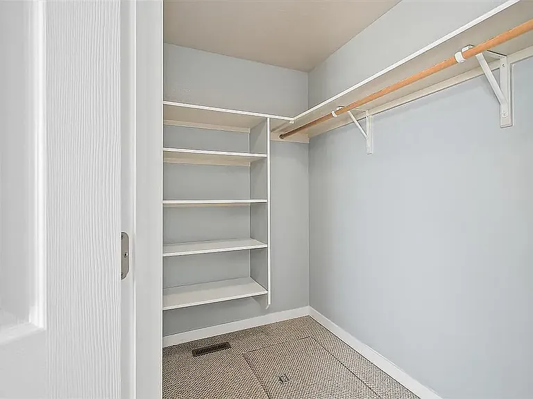 2114 N Rosedust Dr — Photo 4