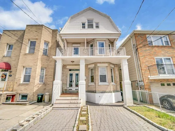 206 Highpoint Ave #2, Weehawken, NJ 07086