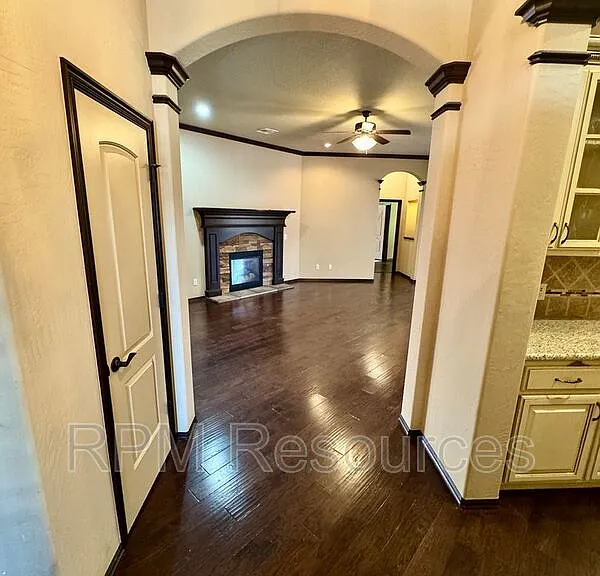 3121 SW 136th Ter — Photo 4