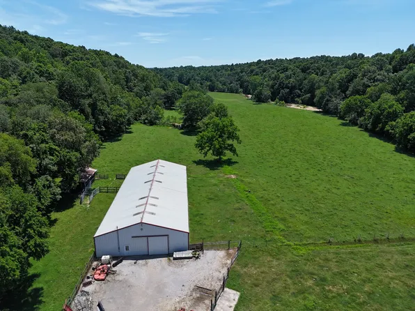 774 Sister Hollow Rd, Westmoreland, TN 37186