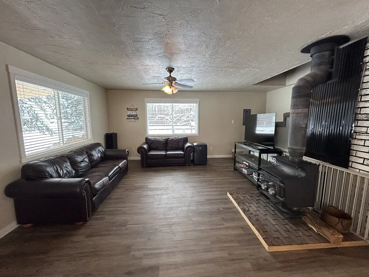 3 bed, 1.5 bath, 1536 sqft, $2,350 — Photo 2