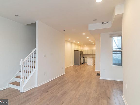 4th image of 1631 S 22nd St