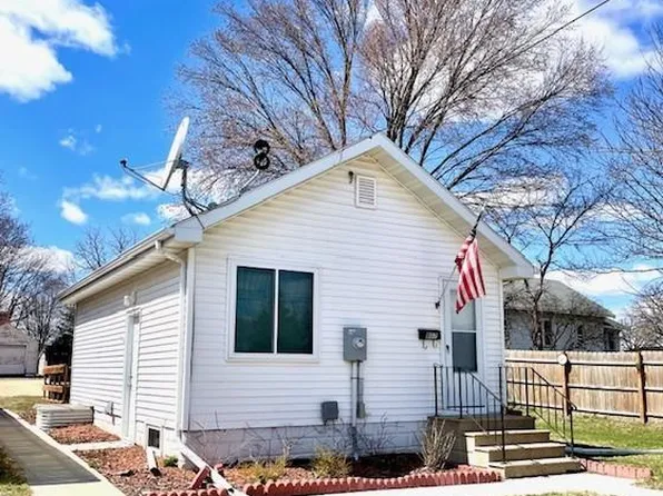 807 13th St NE, Austin, MN 55912