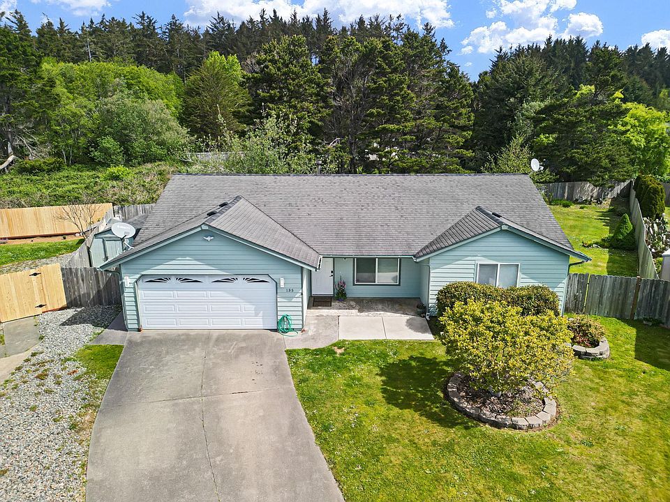 1st image of 135 Fairfax Ct