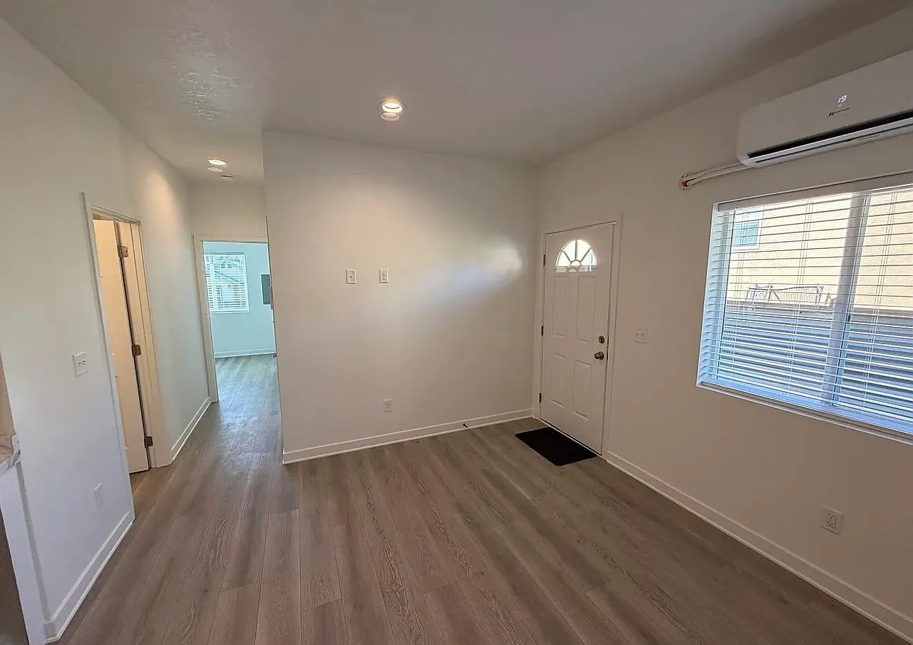 2 bed, $1,400 — Photo 2