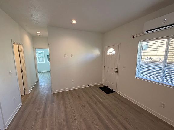 2nd image of 1433 Lakeview Ave #2
