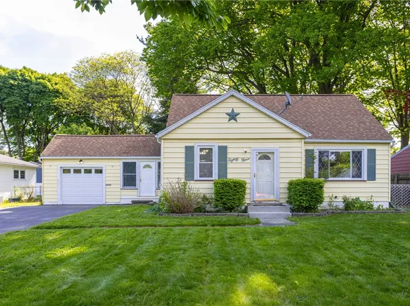89 Arlidge Dr, Rochester, NY 14616