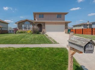 906 Princeton Ave, Romeoville, IL 60446