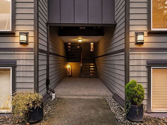 3rd image of 17464 NE 38th Street #B202
