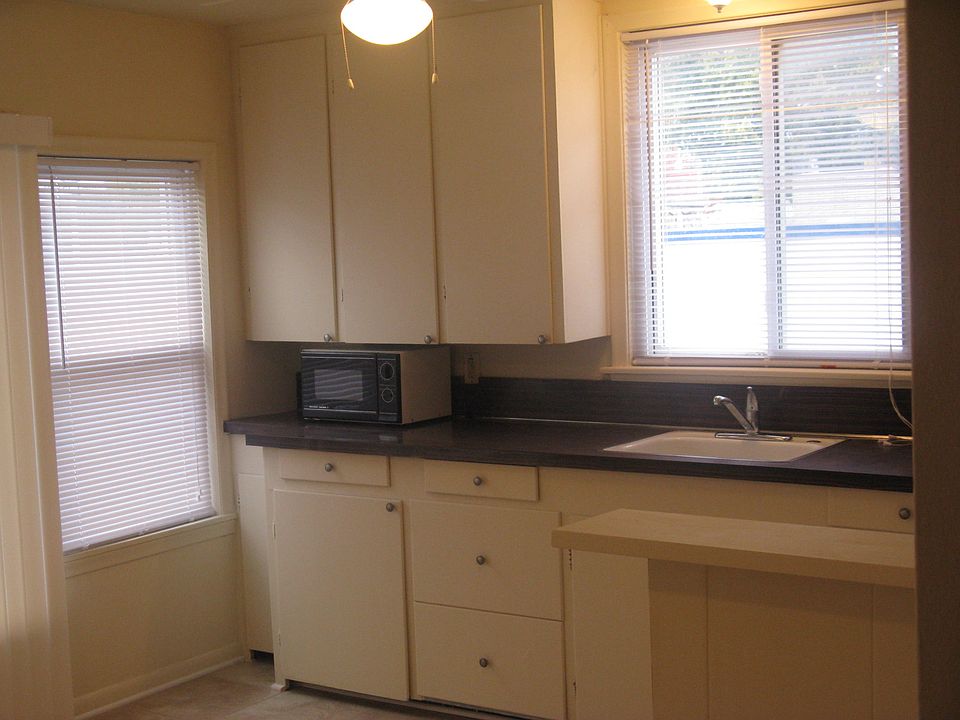 1st image of 22006 N Chrysler Dr #4