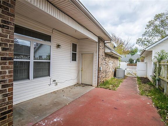 4th image of 765 Founders Park Dr E