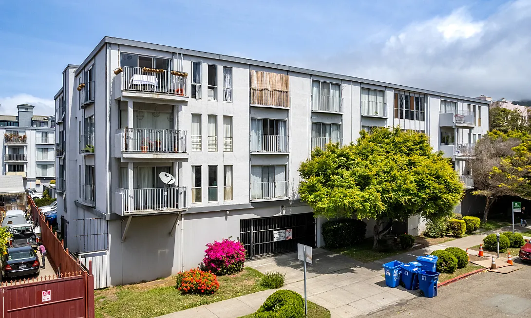 Berkeley Park Apartments — Photo 2