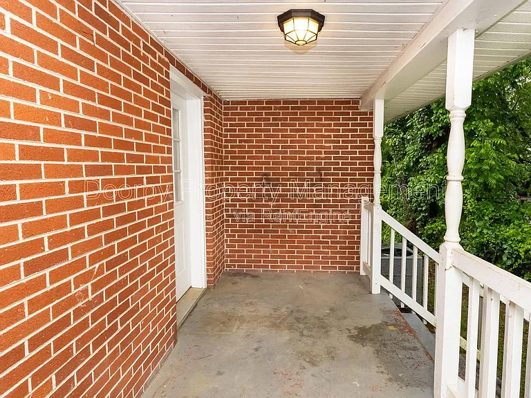 403 Warren St — Photo 17