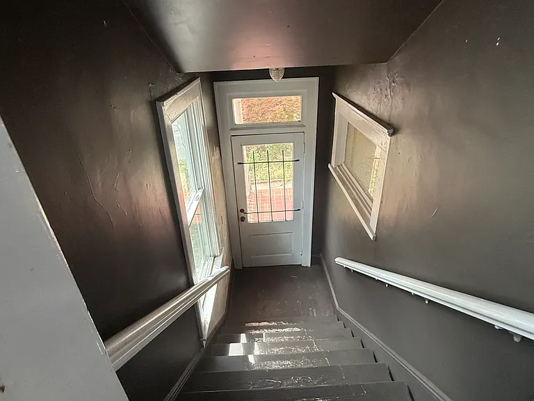 604 Boulevard SE #C — Photo 15