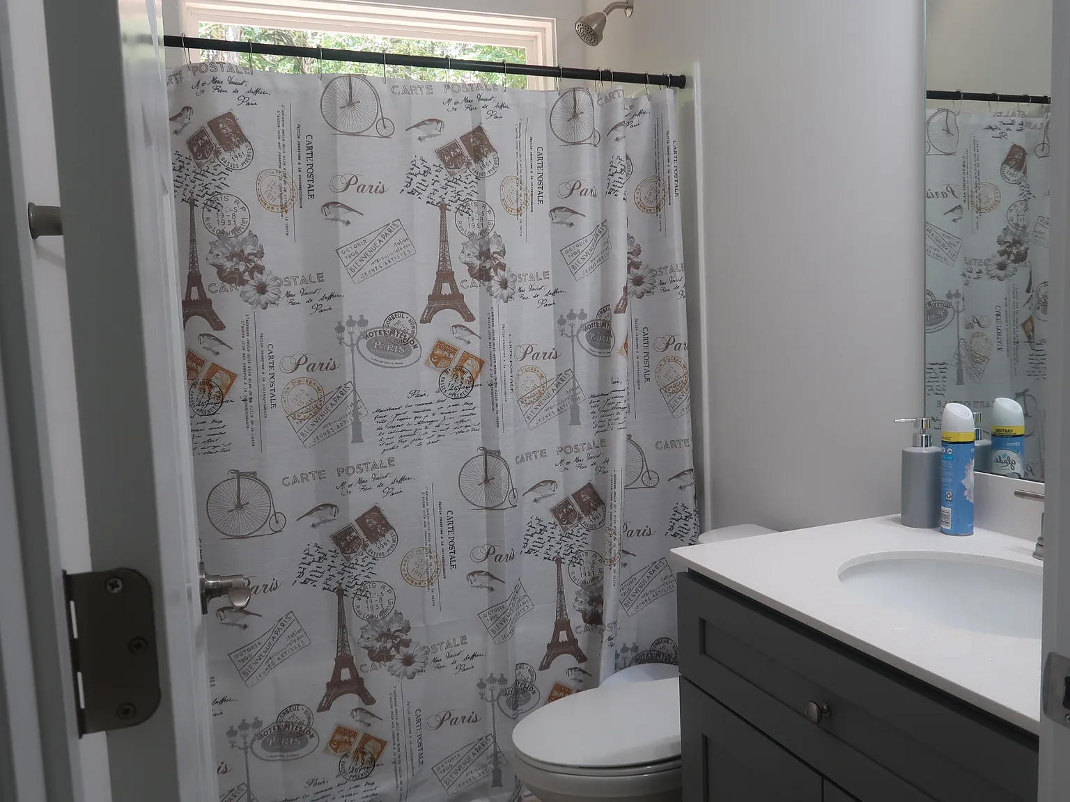 1 bed, 1.5 bath, 1192 sqft, $720 — Photo 2