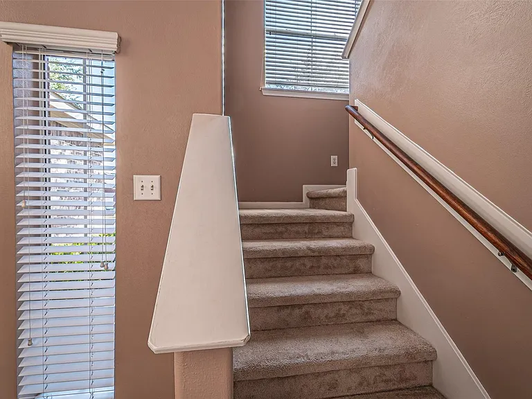 7431 Riven Oaks Ct — Photo 32