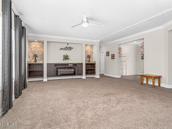 5th image of 160 Janyce Drive