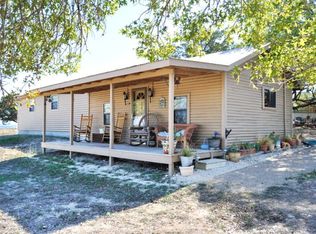 205 Boxwood Dr N, Center Pt, TX 78010