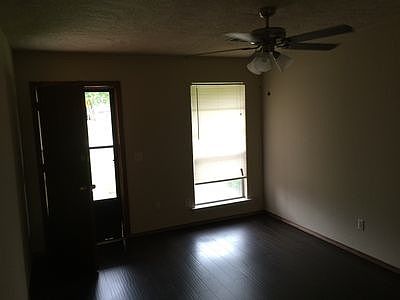 2nd image of 410 E Brooks St