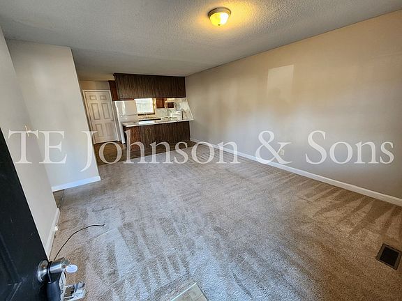 4th image of 210 Bookington Dr Unit B