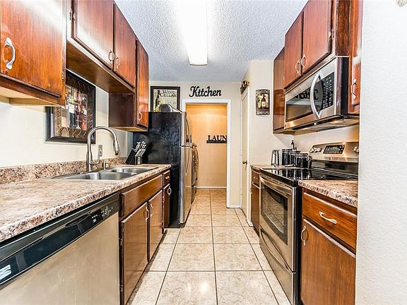 5th image of 10823 Bravura Ln