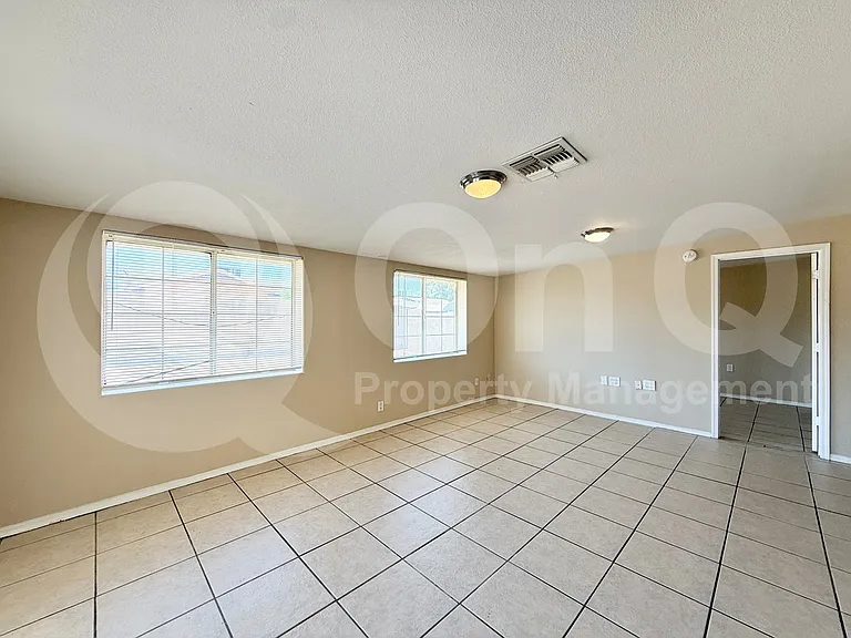 4715 E Alta Vista Rd — Photo 18