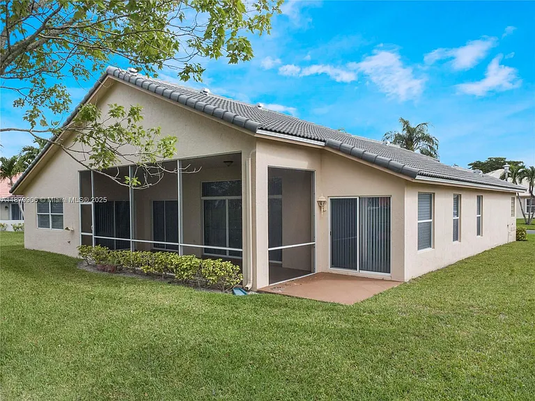 2549 Egret Lake Dr — Photo 28