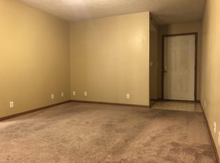 801 Anderson St APT 4, Carterville, IL 62918