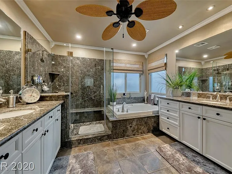 2535 Holman Cir — Photo 16