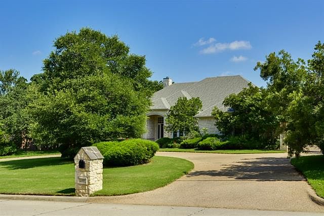 1st image of 2707 Katherine Ct