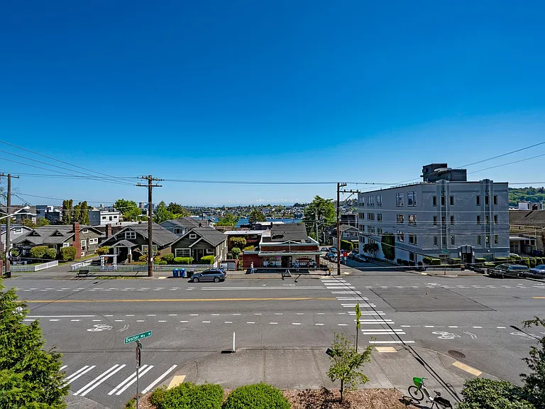 Dexter Flats — Photo 23