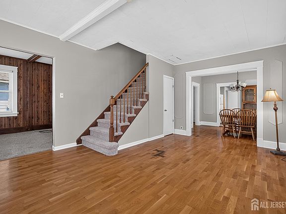 5th image of 30 W Park Ave