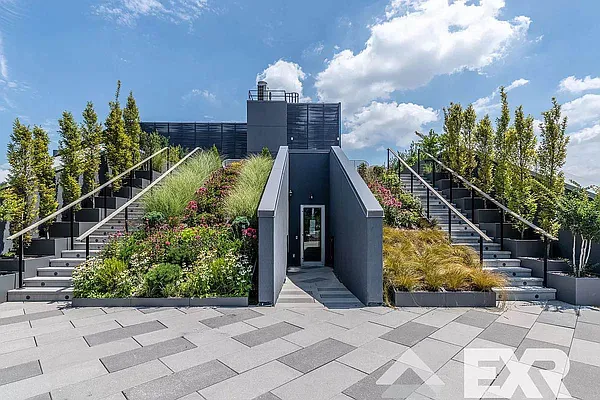 Rented by The KCI Group | media 29