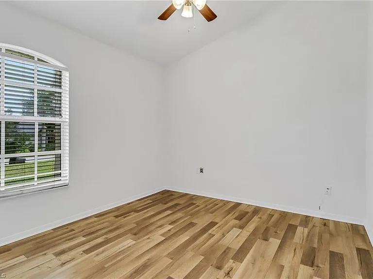 18560 Holly Rd — Photo 15