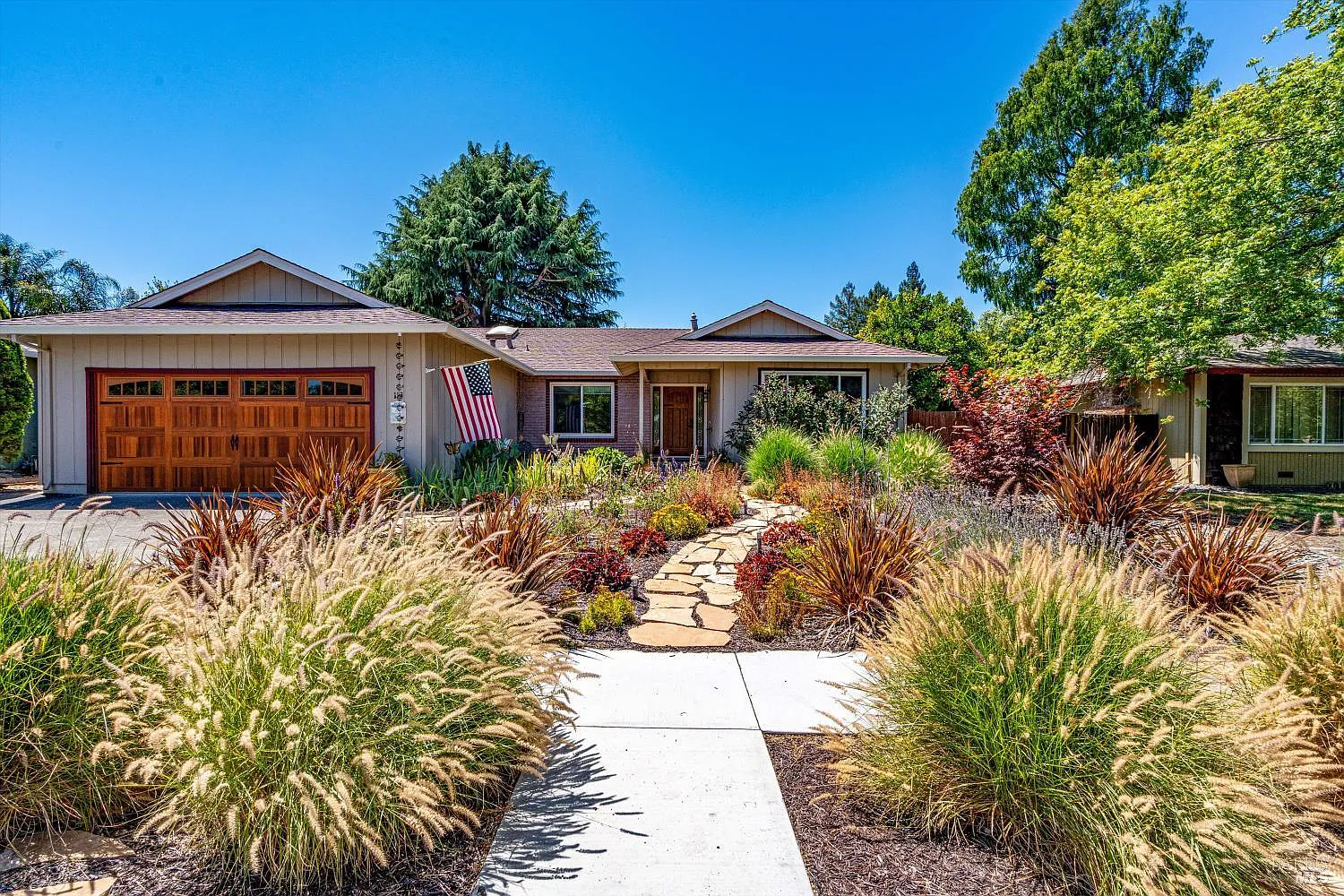 113 Sherwood Drive - Photo 1