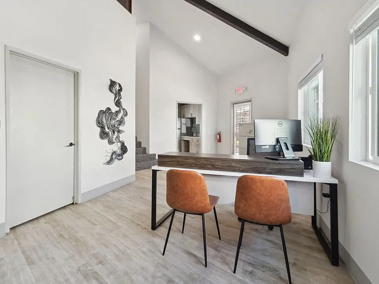 Park Crest Apartments — Photo 13
