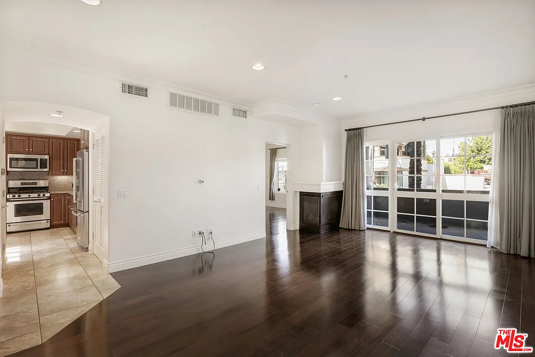 1 bed, 1.0 bath, 815 sqft, $3,450 — Photo 3