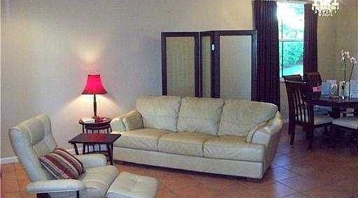 3rd image of 1152 Chenille Cir