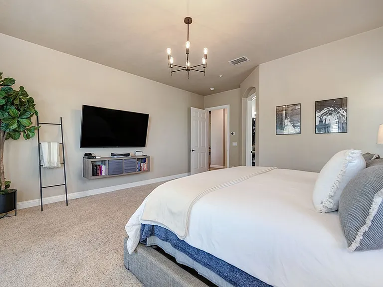 7029 Pembroke Way — Photo 39