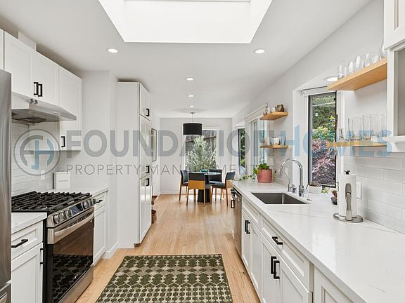 3rd image of 4 Loring Ave