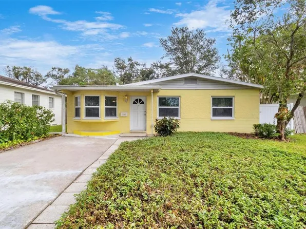 3845 Iris St N, Saint Petersburg, FL 33703